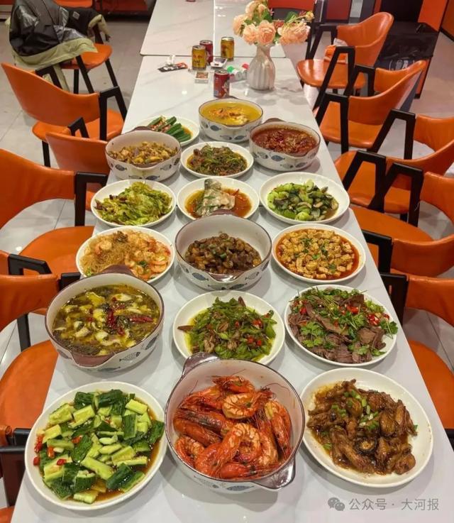 必一运动网页版女子穿瑜伽裤上门做饭月入2万元称：不是为流量健身服是一样平常穿搭(图5)
